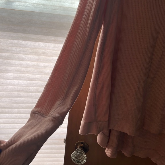 Free People Light Pink Oversized Long Sleeve - Picture 2 of 4